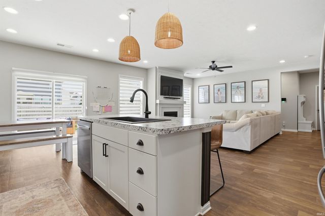 5381 Bloomsbury Court, Newburgh, IN 47630