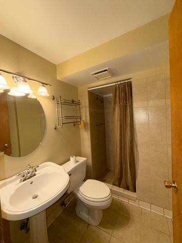 2635 Guthrie Avenue N, Oakdale, MN 55128