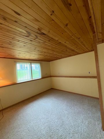 2635 Guthrie Avenue N, Oakdale, MN 55128