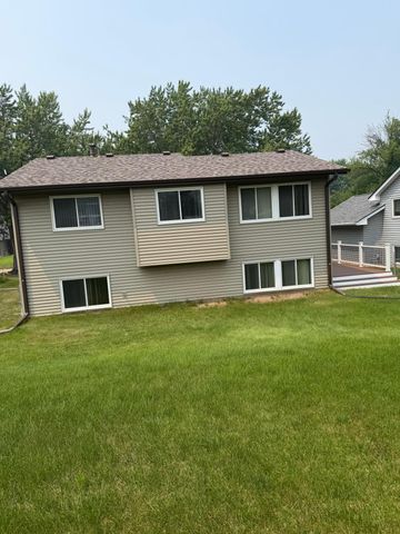 2635 Guthrie Avenue N, Oakdale, MN 55128