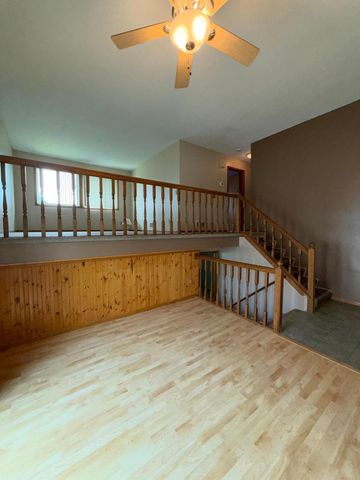 2635 Guthrie Avenue N, Oakdale, MN 55128