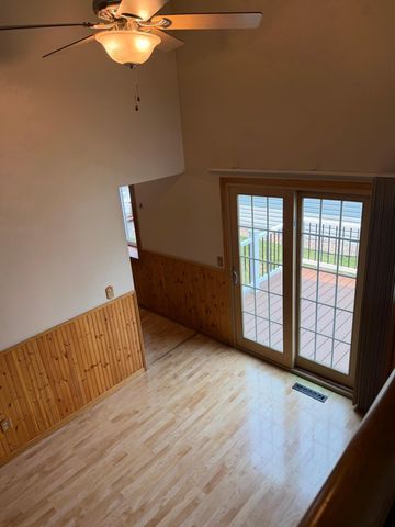 2635 Guthrie Avenue N, Oakdale, MN 55128