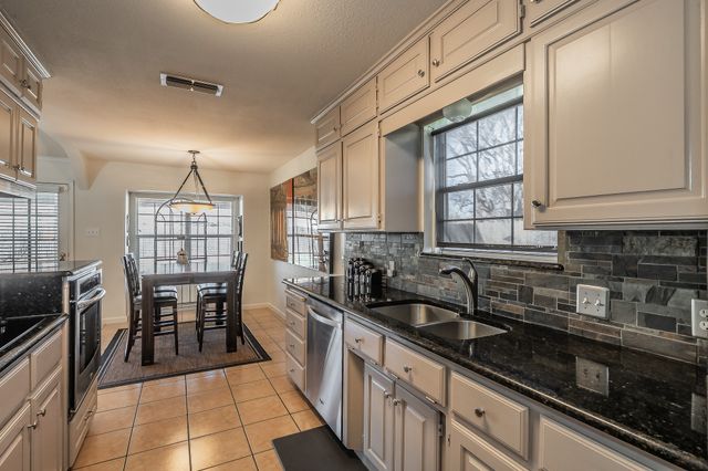 6324 Lawndale Drive, Edgecliff Village, TX 76134