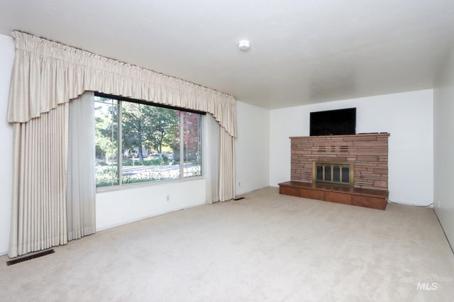 2106 N Cribbens Street, Boise, ID 83713