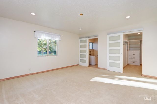 2106 N Cribbens Street, Boise, ID 83713