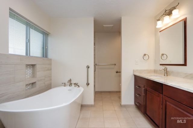 2106 N Cribbens Street, Boise, ID 83713