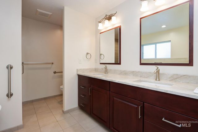 2106 N Cribbens Street, Boise, ID 83713