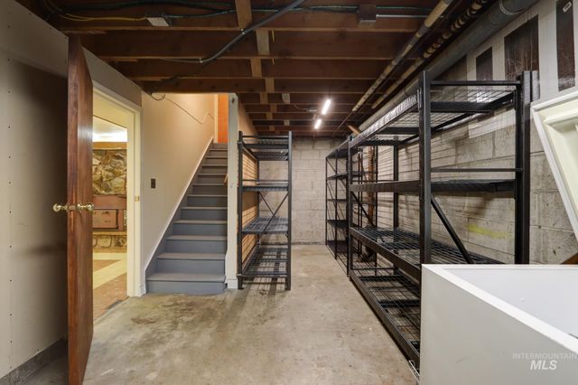 2106 N Cribbens Street, Boise, ID 83713