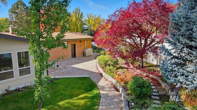 2106 N Cribbens Street, Boise, ID 83713