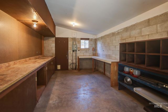 2106 N Cribbens Street, Boise, ID 83713