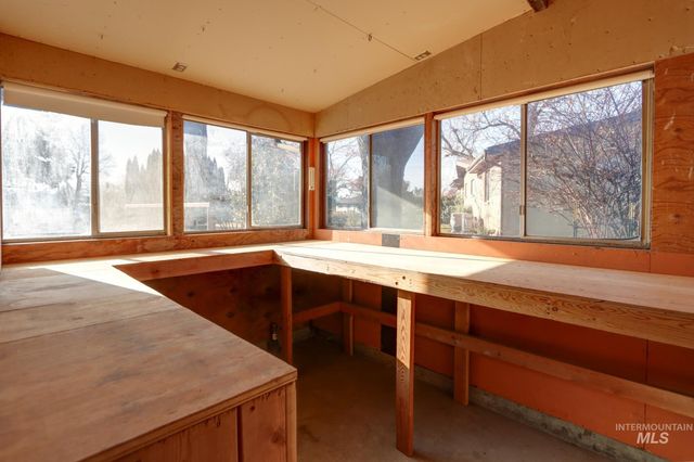 2106 N Cribbens Street, Boise, ID 83713