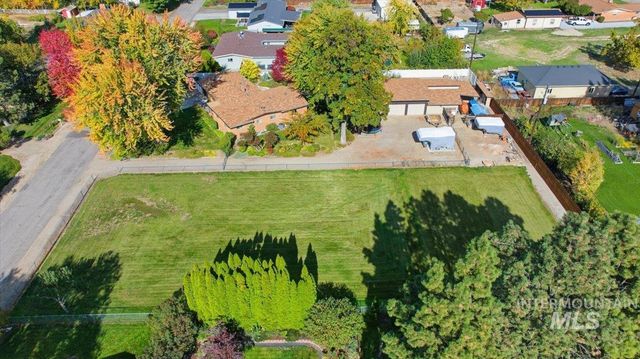 2106 N Cribbens Street, Boise, ID 83713