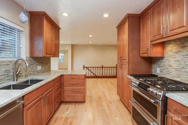 2106 N Cribbens Street, Boise, ID 83713