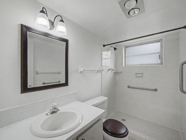 3 Westwood Avenue 101E, Tequesta, FL 33469