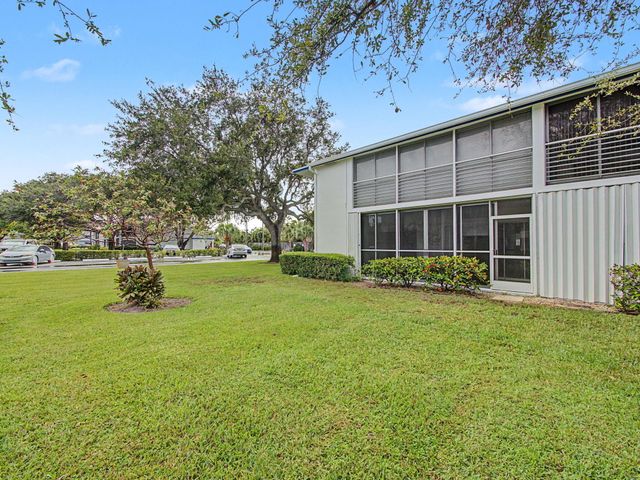 3 Westwood Avenue 101E, Tequesta, FL 33469