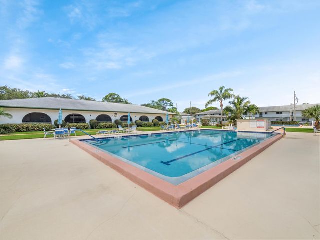 3 Westwood Avenue 101E, Tequesta, FL 33469