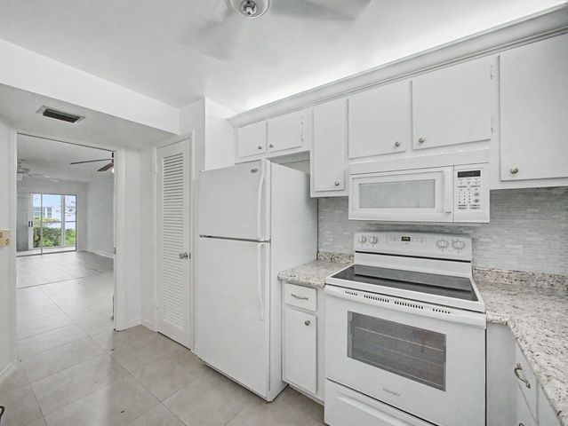 3 Westwood Avenue 101E, Tequesta, FL 33469