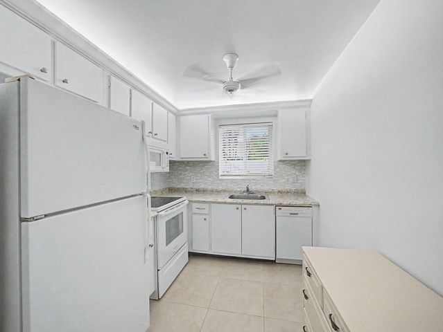 3 Westwood Avenue 101E, Tequesta, FL 33469
