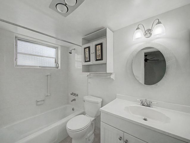 3 Westwood Avenue 101E, Tequesta, FL 33469