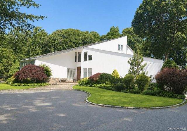 29 Amber Lane, Oyster Bay Cove, NY 11771