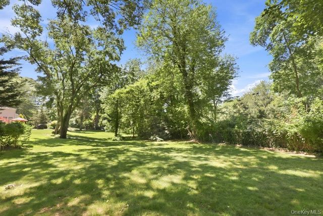 29 Amber Lane, Oyster Bay Cove, NY 11771