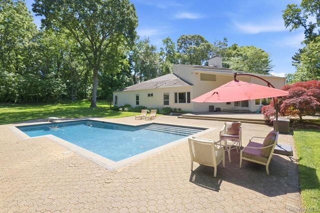 29 Amber Lane, Oyster Bay Cove, NY 11771
