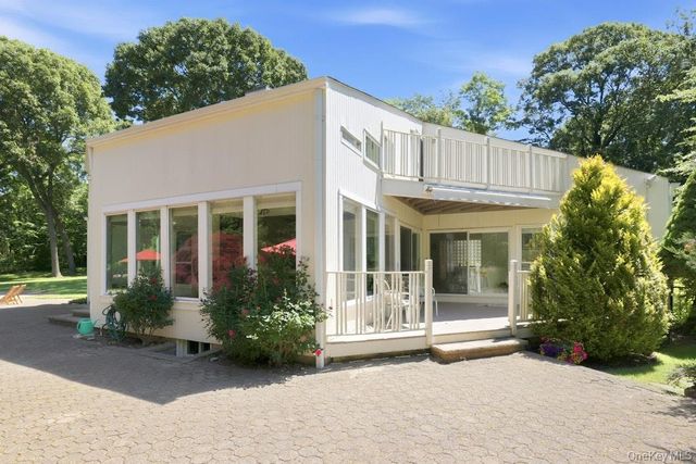 29 Amber Lane, Oyster Bay Cove, NY 11771