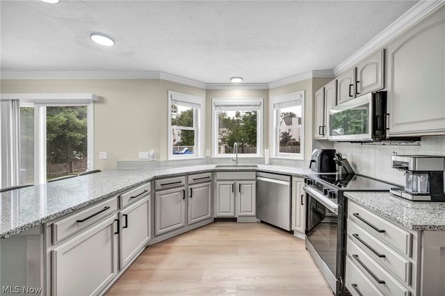 1194 Dover Drive, Medina, OH 44256