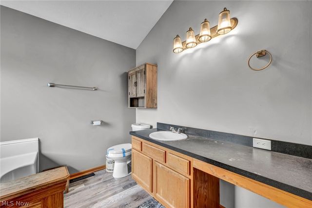 1194 Dover Drive, Medina, OH 44256