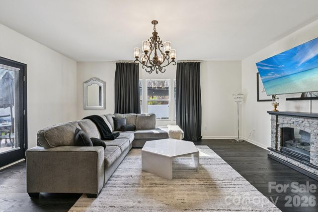 832 Newfound Hollow Drive, Charlotte, NC 28214