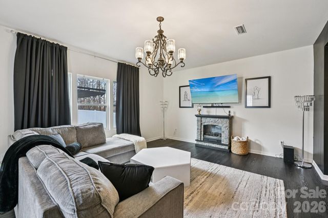 832 Newfound Hollow Drive, Charlotte, NC 28214