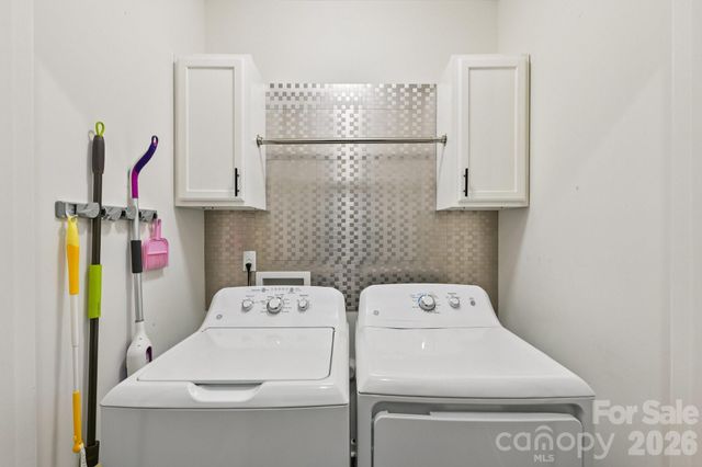 832 Newfound Hollow Drive, Charlotte, NC 28214