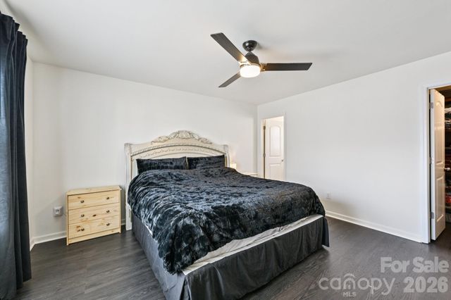 832 Newfound Hollow Drive, Charlotte, NC 28214