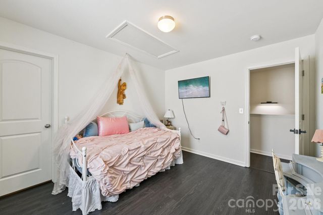 832 Newfound Hollow Drive, Charlotte, NC 28214