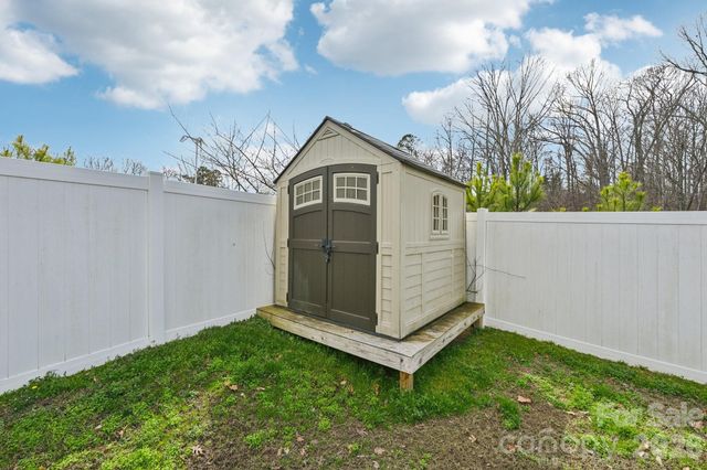 832 Newfound Hollow Drive, Charlotte, NC 28214