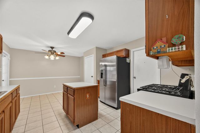 917 Hartman Drive, Baytown, TX 77521