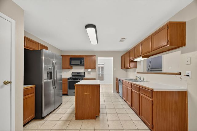 917 Hartman Drive, Baytown, TX 77521