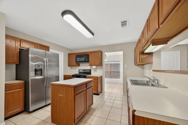 917 Hartman Drive, Baytown, TX 77521