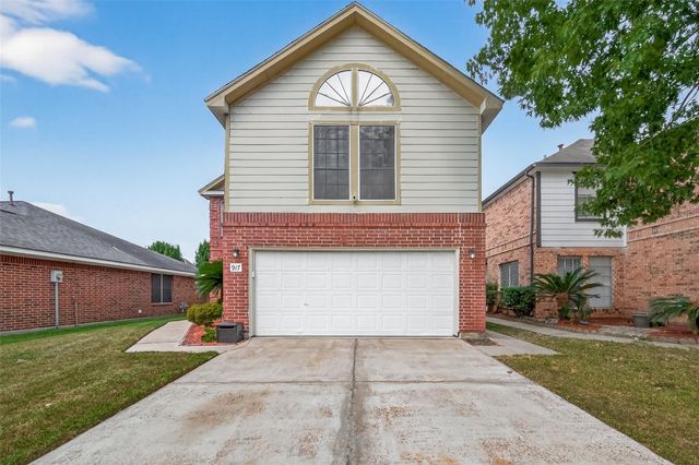 917 Hartman Drive, Baytown, TX 77521