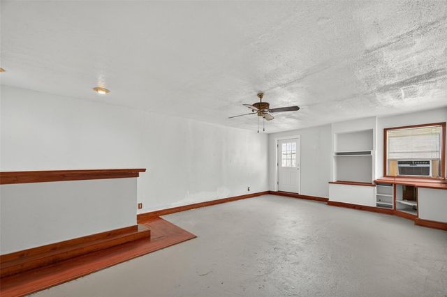 917 Hartman Drive, Baytown, TX 77521