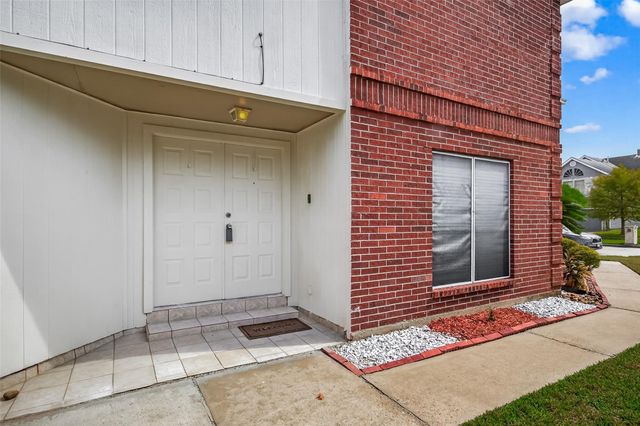 917 Hartman Drive, Baytown, TX 77521