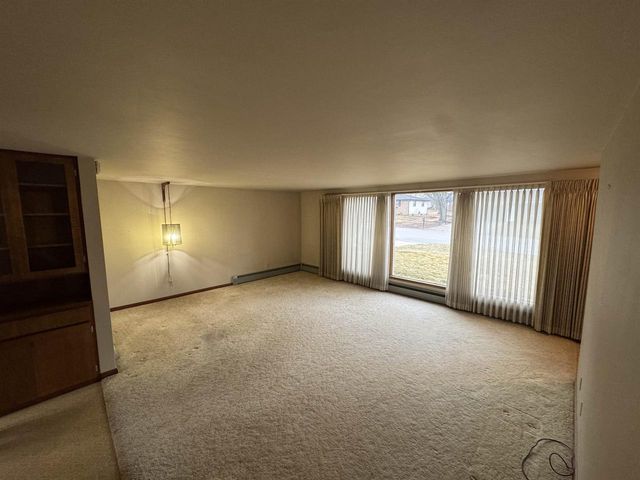 2414 LINA LANE, Green Bay, WI 54304