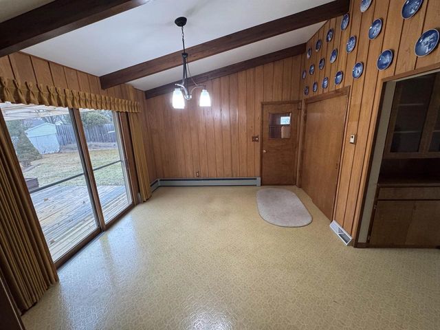 2414 LINA LANE, Green Bay, WI 54304