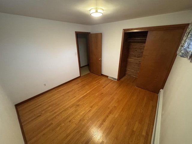 2414 LINA LANE, Green Bay, WI 54304