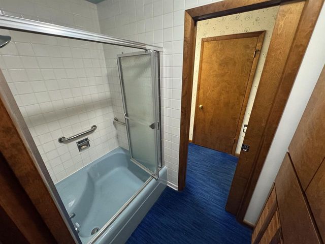 2414 LINA LANE, Green Bay, WI 54304