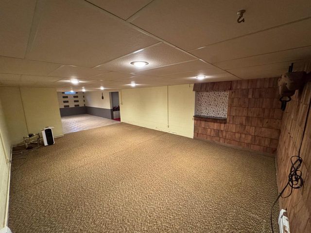 2414 LINA LANE, Green Bay, WI 54304