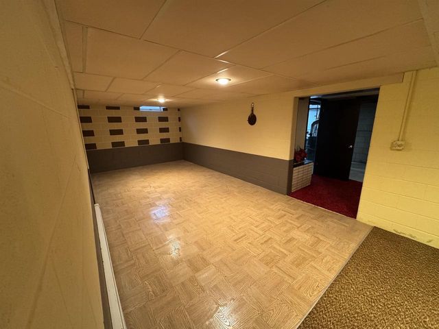 2414 LINA LANE, Green Bay, WI 54304