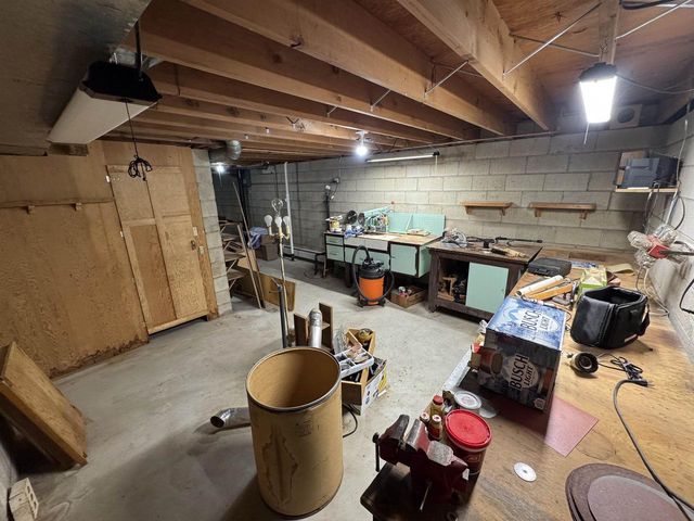 2414 LINA LANE, Green Bay, WI 54304