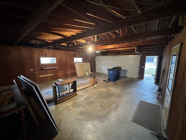 2414 LINA LANE, Green Bay, WI 54304