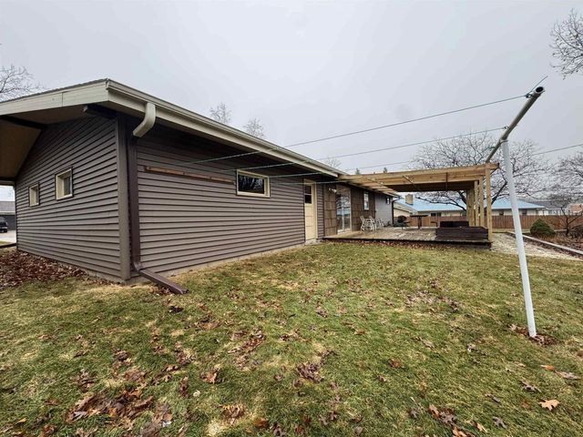 2414 LINA LANE, Green Bay, WI 54304